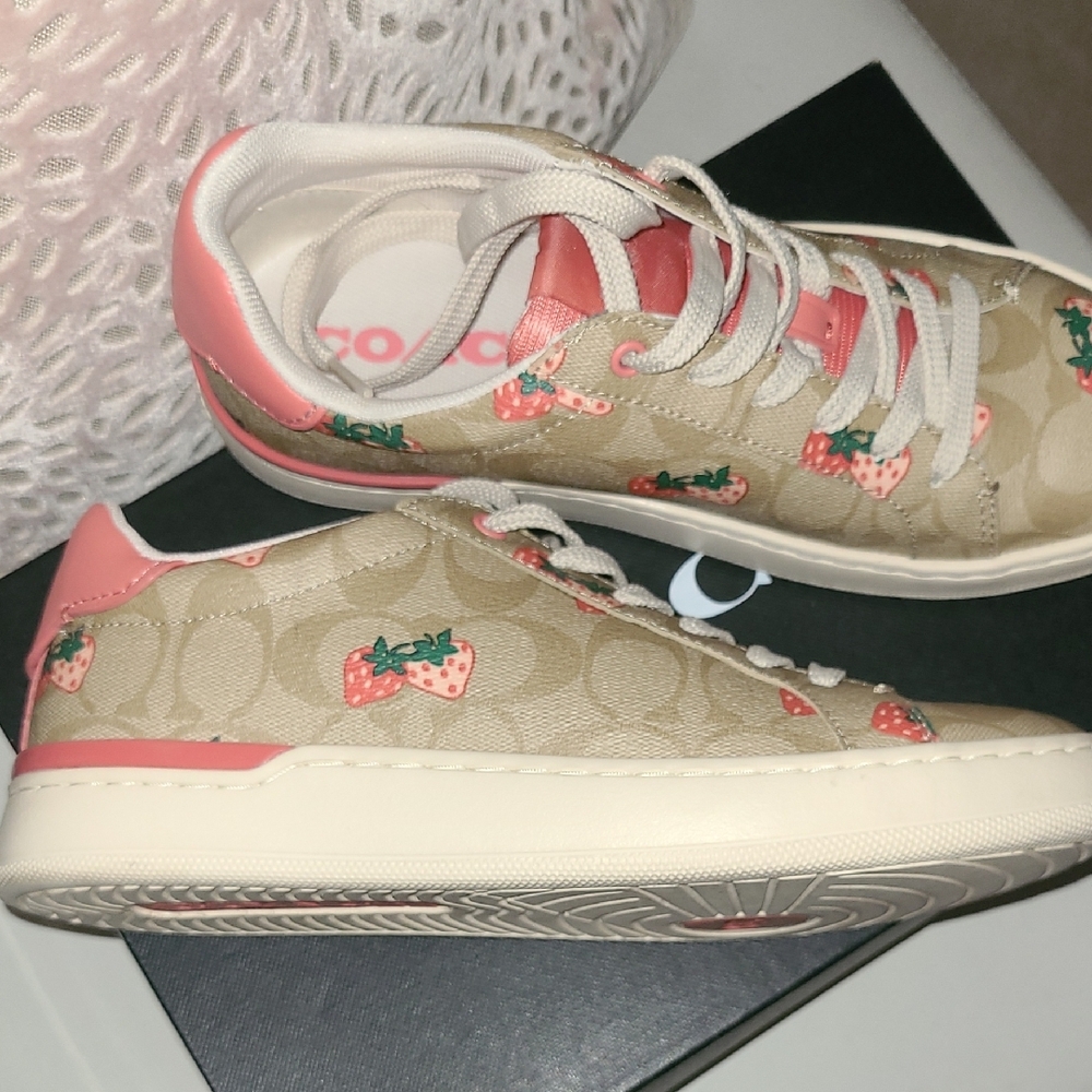 Coach Strawberry Sneakers Tennis Shoes Size 7.5